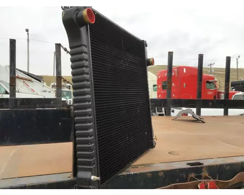 FORD F800 RADIATOR ASSEMBLY