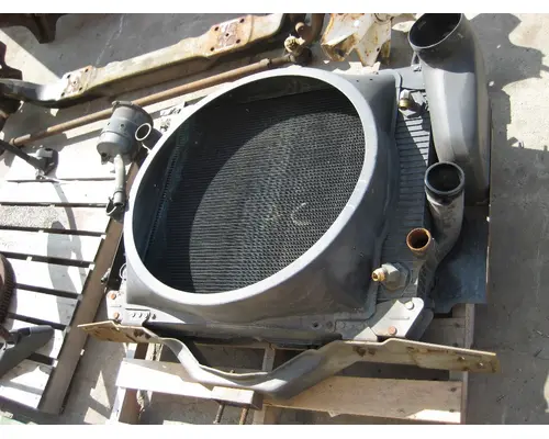 FORD F800 Radiator