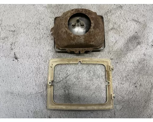 FORD FT900 Headlamp Assembly