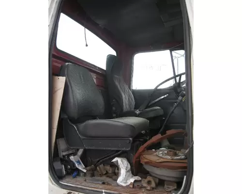 FORD L-SER Cab Clip