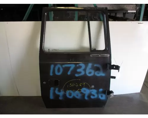 FORD L700 1991-1998 DOOR ASSEMBLY, FRONT