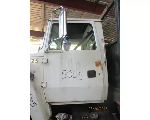 FORD L7000 DOOR ASSEMBLY, FRONT