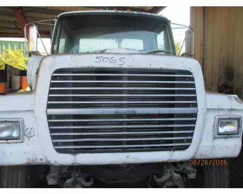 FORD L7000 HOOD