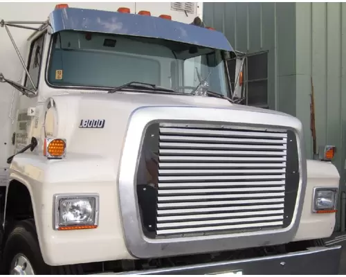 FORD L8000 CAB CLIP