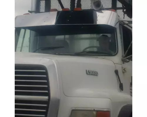 FORD L8000 CAB CLIP