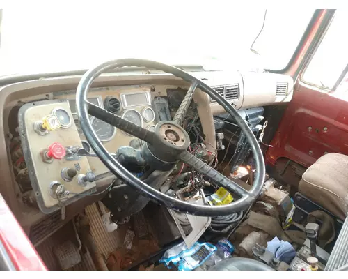 FORD L8000 Cab