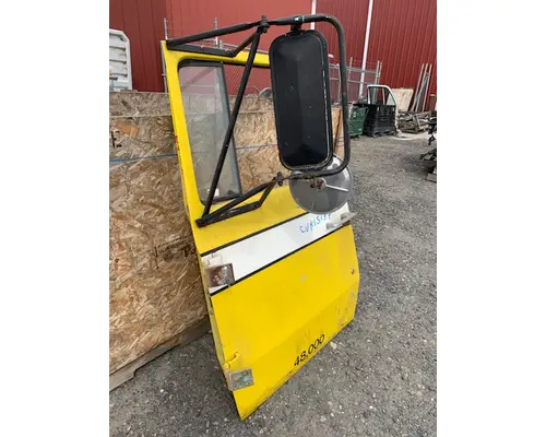 FORD L8000 DOOR-FRONT