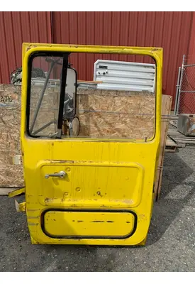 FORD L8000 DOOR-FRONT
