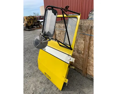 FORD L8000 DOOR-FRONT