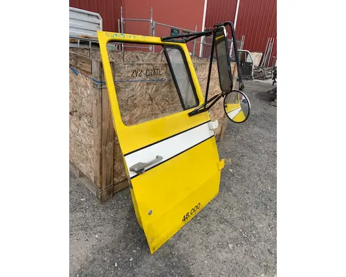 FORD L8000 DOOR-FRONT