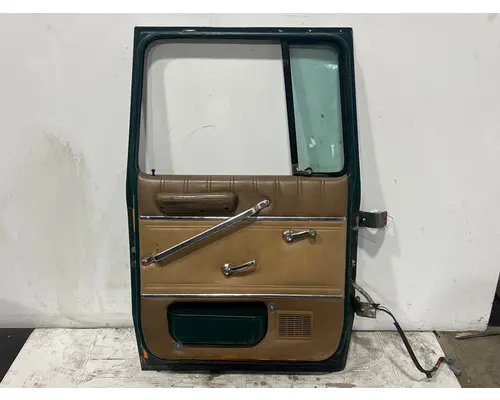 FORD L8000 Door Assembly