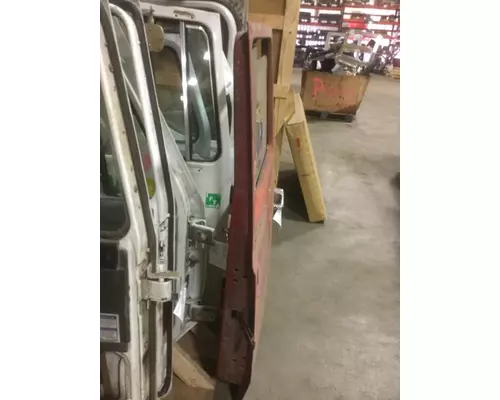 FORD L8000 Door Assembly