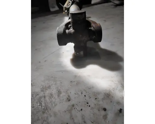 FORD L8000 Drive Shaft, Front