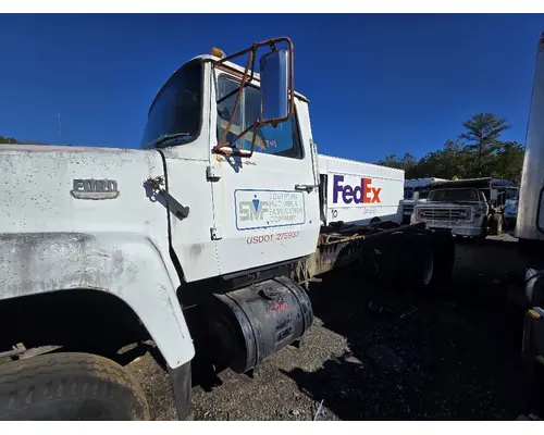 FORD L8000 Fuel Tank