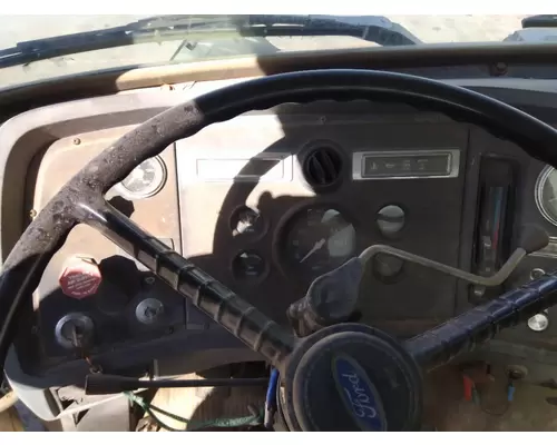 FORD L8000 GAUGE CLUSTER