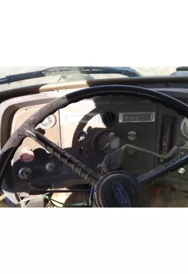 FORD L8000 GAUGE CLUSTER