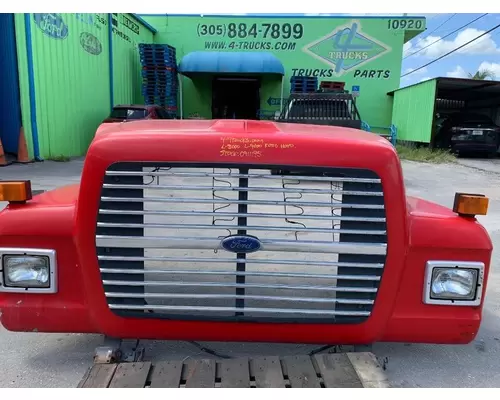 FORD L8000 Hood