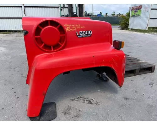 FORD L8000 Hood