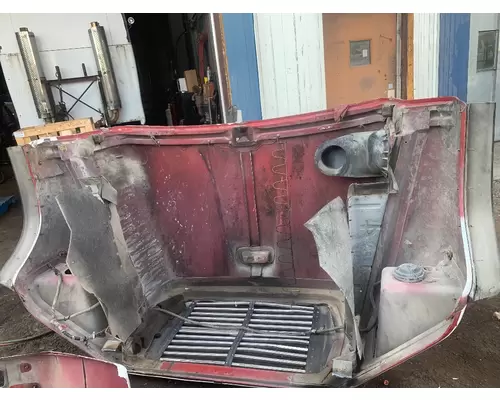 FORD L8000 Hood