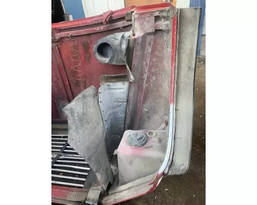 FORD L8000 Hood