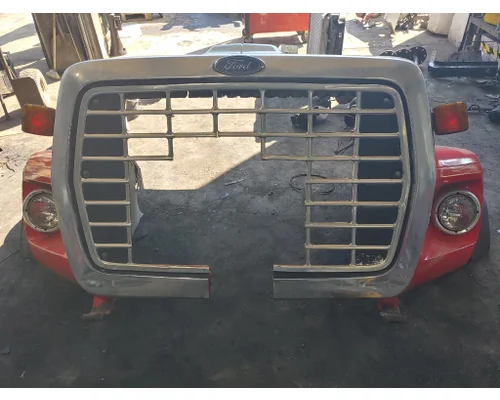 FORD L8000 Hood