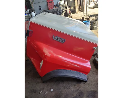 FORD L8000 Hood