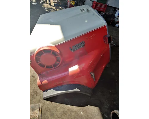 FORD L8000 Hood