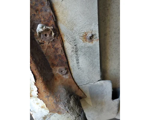 FORD L8000 Hood