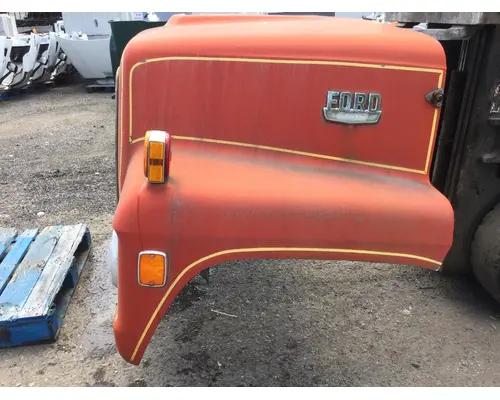 FORD L8000 Hood