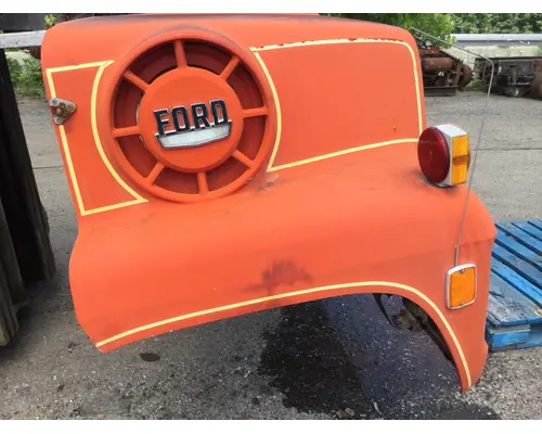 FORD L8000 Hood