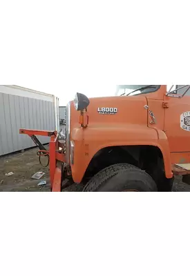 FORD L8000 Hood