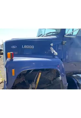 FORD L8000 Hood