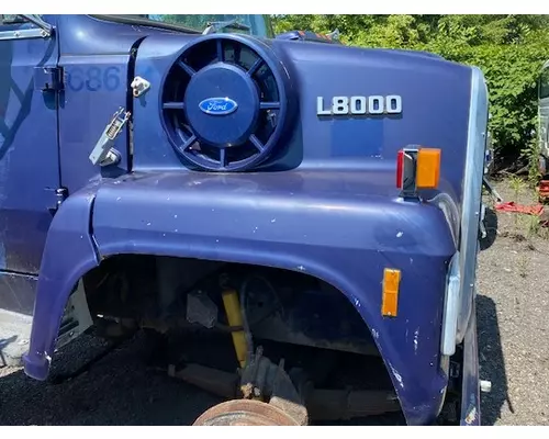 FORD L8000 Hood