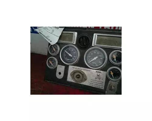 FORD L8000 Instrument Cluster