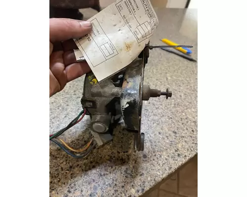 FORD L8000 Wiper Motor, Windshield Transmission Linkage