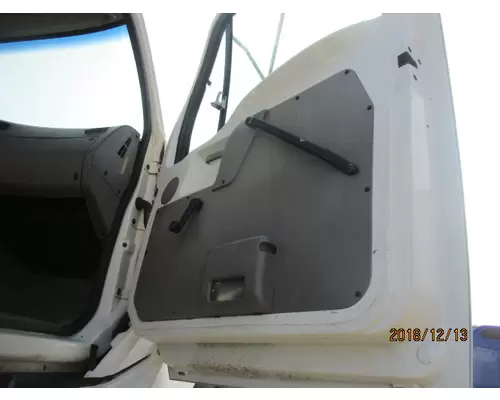 FORD L8501 1996-2000 DOOR ASSEMBLY, FRONT