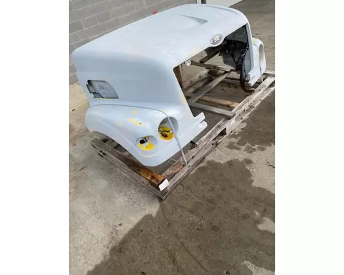 FORD L8501 Hood