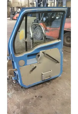 FORD L8513 1996-2000 DOOR ASSEMBLY, FRONT