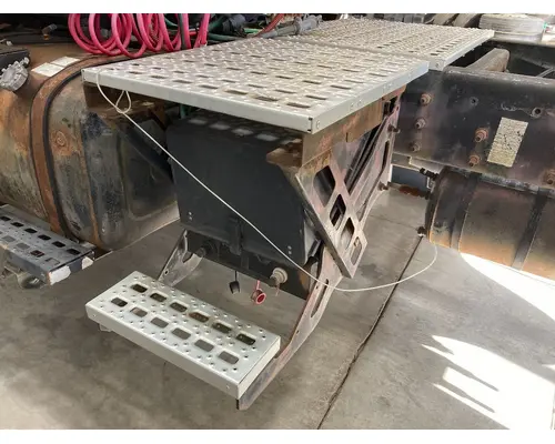 FORD L8513 LOUISVILLE 113 Battery Box