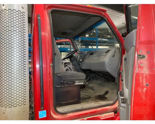 FORD L8513 LOUISVILLE 113 Cab Assembly