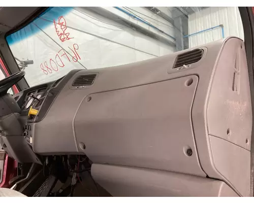 FORD L8513 LOUISVILLE 113 Cab Assembly