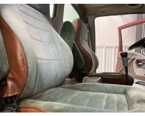 FORD L8513 LOUISVILLE 113 Cab Assembly