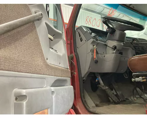 FORD L8513 LOUISVILLE 113 Cab Assembly
