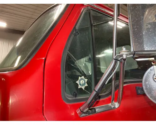 FORD L8513 LOUISVILLE 113 Door Vent Glass, Front