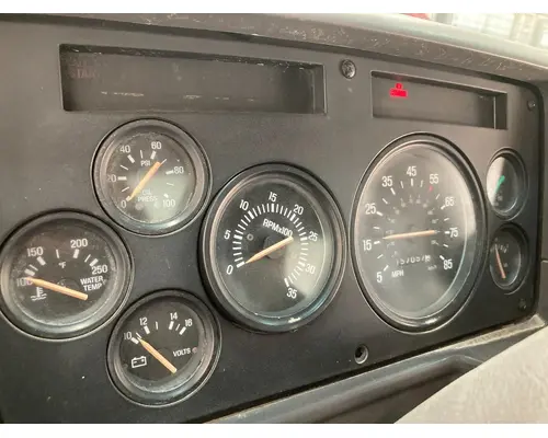 FORD L8513 LOUISVILLE 113 Instrument Cluster