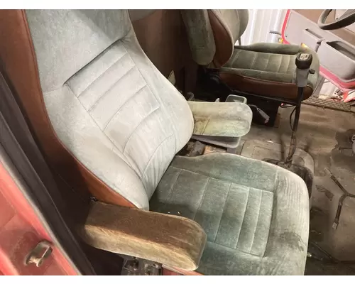FORD L8513 LOUISVILLE 113 Seat (non-Suspension)