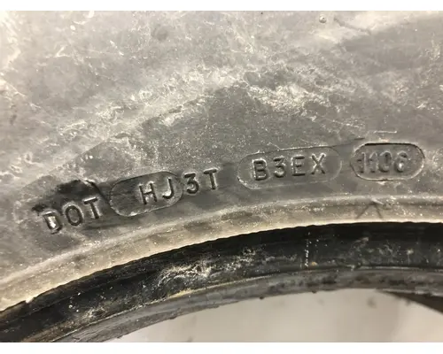 FORD L8513 LOUISVILLE 113 Tires