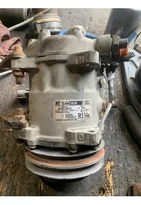FORD L9000 A/C Compressor
