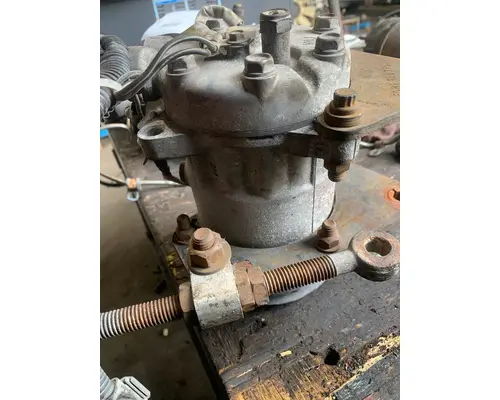 FORD L9000 AC Compressor