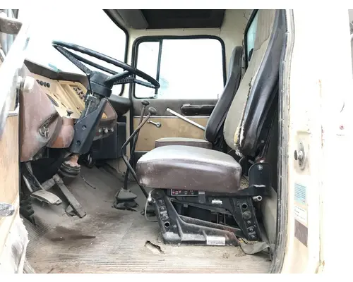 FORD L9000 Cab Assembly